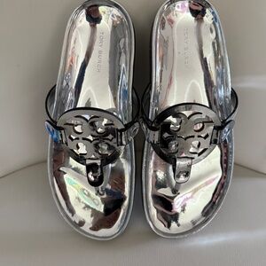 Vaneli orange sandals